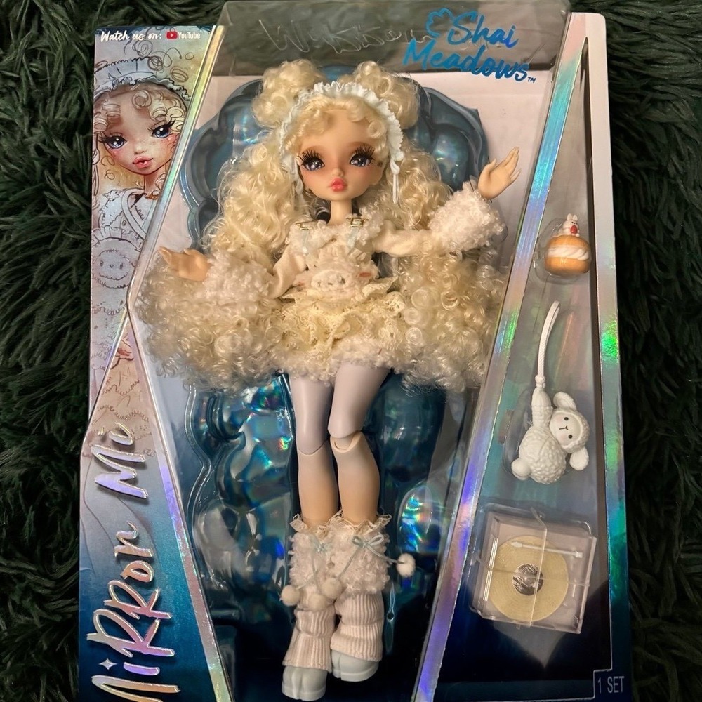 Mirror Mi Shai Meadows Fashion Doll